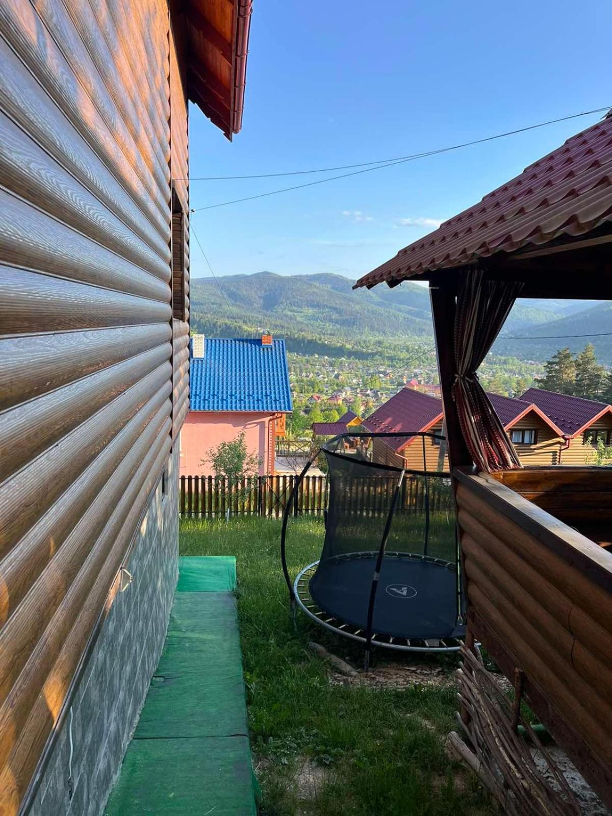 Holiday home сімейний краєвид Mykulychyn